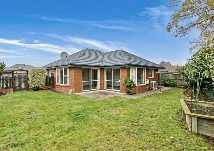  at 4/15  Sylvan Street, Hillmorton, Christchurch City, Canterbury