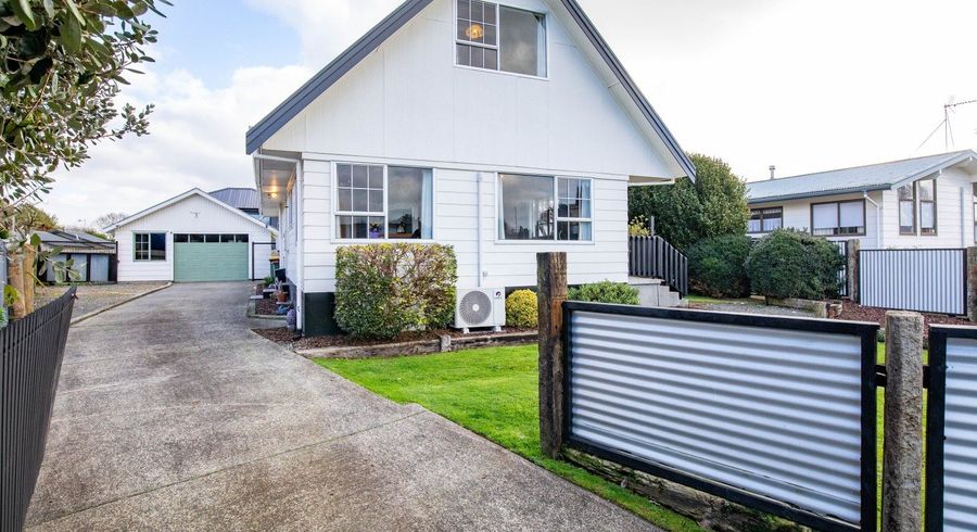  at 6 Camden Place, Pukete, Hamilton