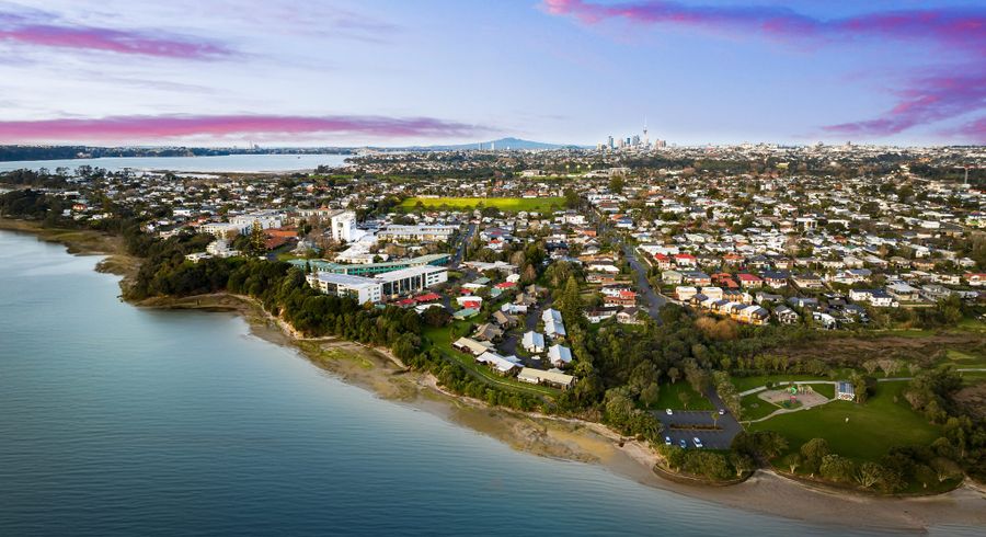  at 15/98-100 Walker Road, Point Chevalier, Auckland City, Auckland