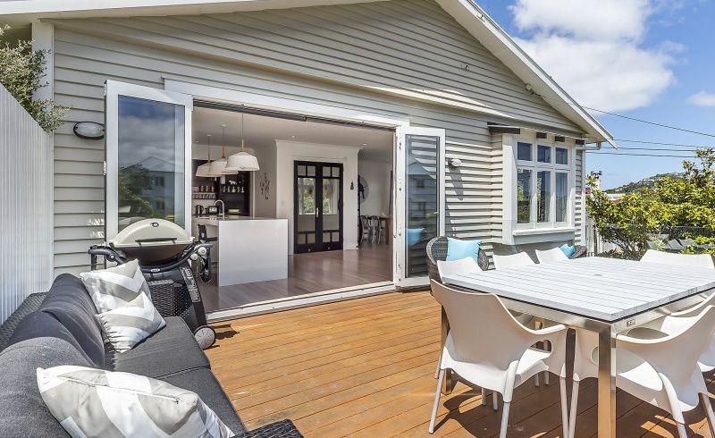  at 33 Nevay Road, Karaka Bays, Wellington
