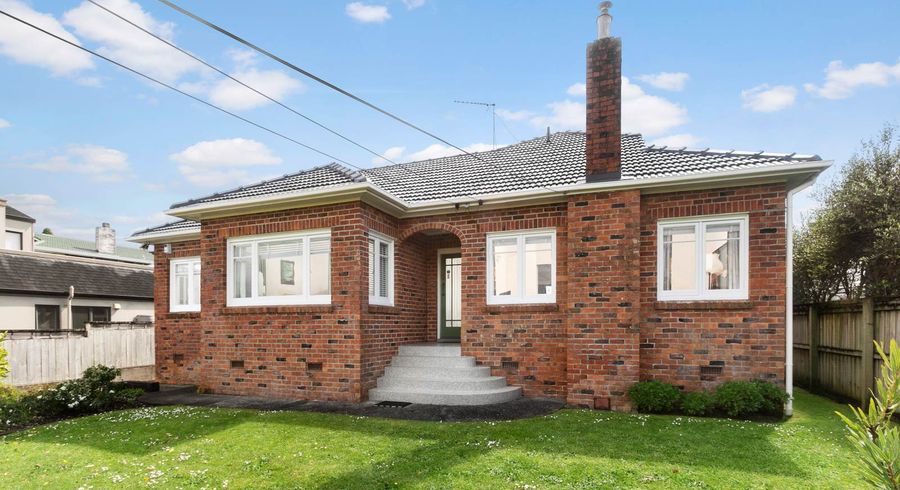  at 1 Hartland Avenue, Glendowie, Auckland