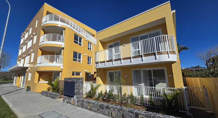  at 301/2a Oakley Ave, Waterview, Auckland City, Auckland