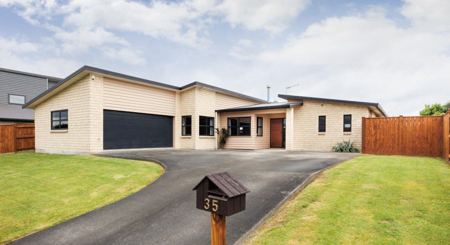  at 35 Rosalie Terrace, Kelvin Grove, Palmerston North, Manawatu / Whanganui