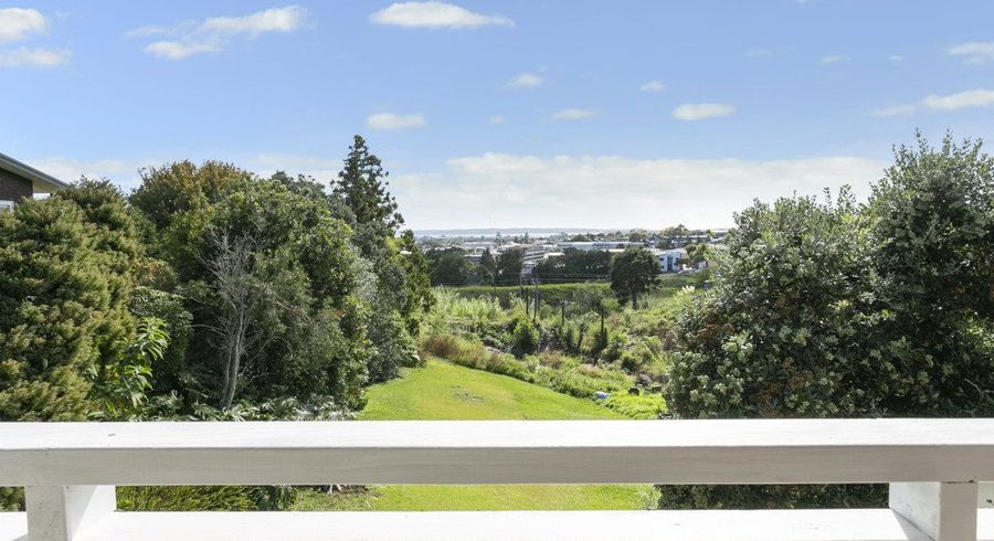  at 2/59 West Coast Road, Glen Eden, Waitakere City, Auckland