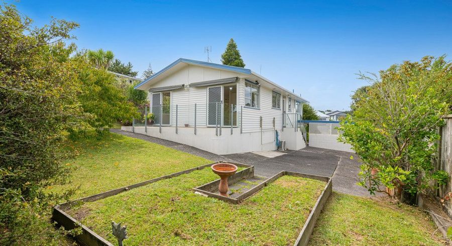  at 36 Tonkin Drive, Sunnynook, North Shore City, Auckland