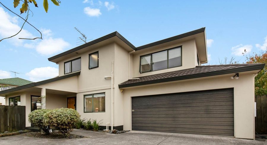  at 2/3 Mossop Rise, Glenfield, North Shore City, Auckland