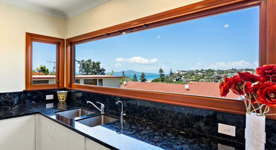  at 7 Brighton Terrace, Mairangi Bay, North Shore City, Auckland