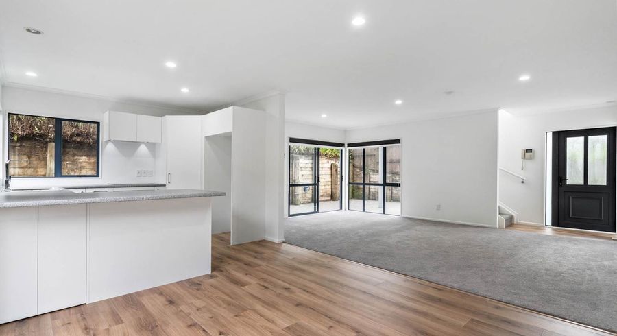  at 5/35 Highgrove Lane, Totara Vale, North Shore City, Auckland