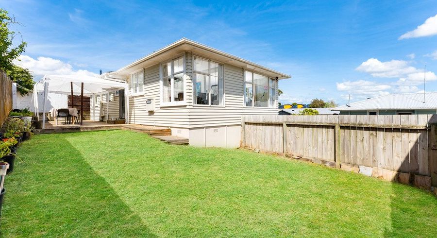  at 8A Harrington Road, Henderson, Waitakere City, Auckland