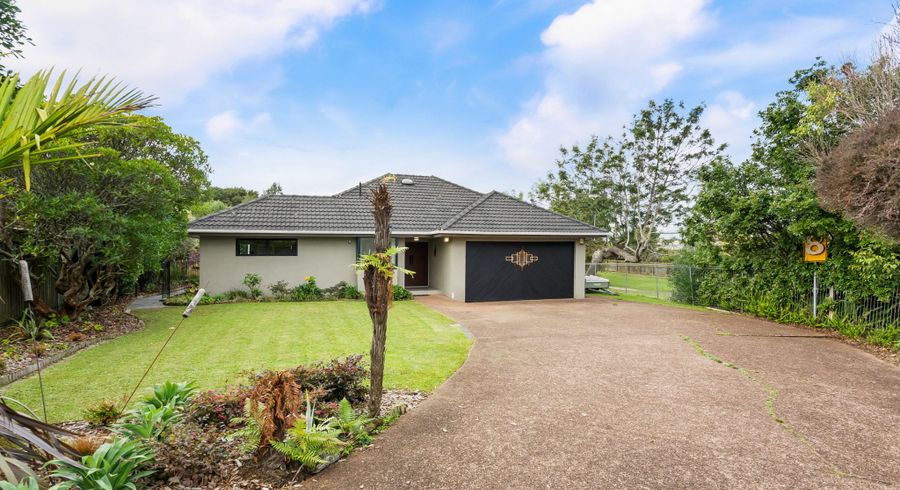  at 8 Kallaroo Place, Botany Downs, Manukau City, Auckland