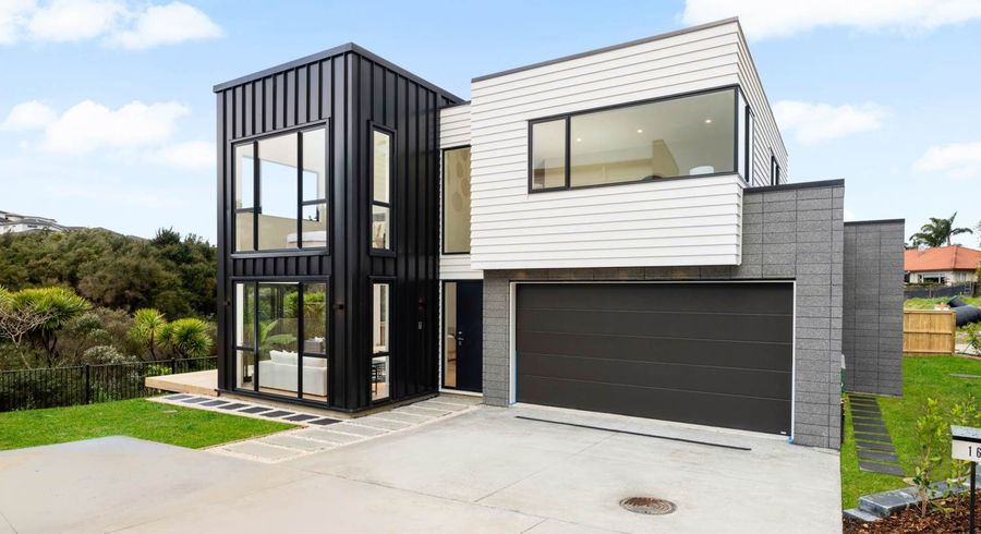  at 16 McMenamin Place, Fairview Heights, North Shore City, Auckland