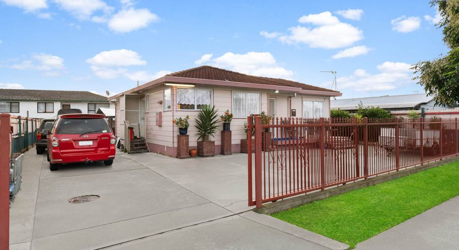  at 10 Dunstan Place, Otara, Auckland