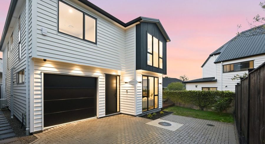  at 8C Catalina Crescent, Forrest Hill, North Shore City, Auckland