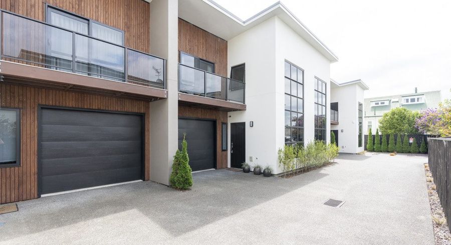  at 8/13 Beale Street, Hamilton East, Hamilton