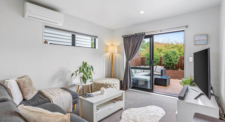  at 6 Jean Alma  Lane, Wattle Downs, Manukau City, Auckland