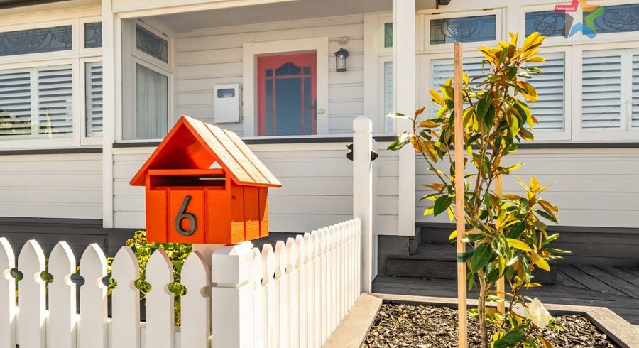  at 6 Wha Street, Lyall Bay, Wellington, Wellington