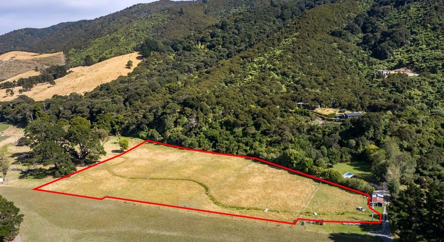  at 82 Western Lake Road, Western Lake, Featherston