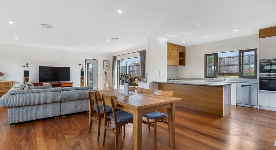  at 5 Angiangi Crescent, Beachlands, Manukau City, Auckland