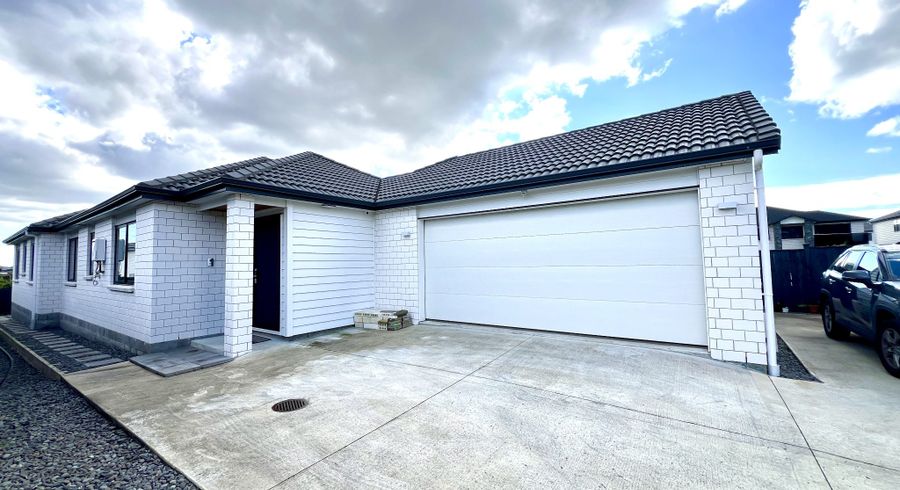  at 10 Rossbeg Lane, Flat Bush, Manukau City, Auckland