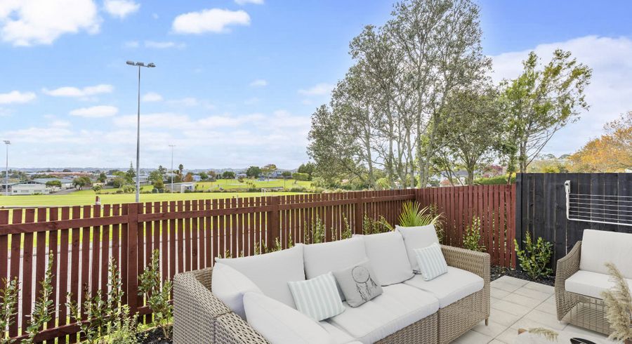  at 3/6 Treasure Lane, Te Atatu South, Waitakere City, Auckland