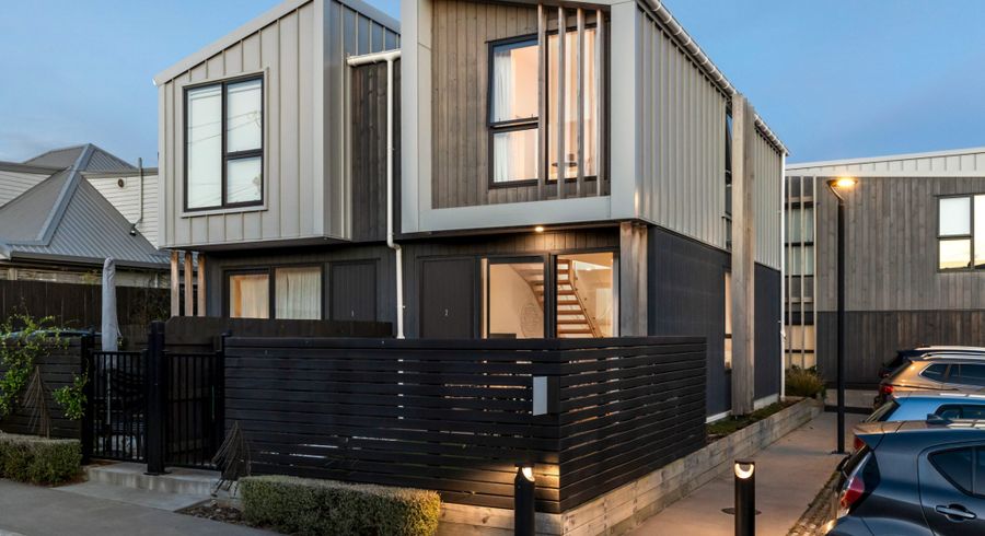  at 14/82 East Coast Road, Milford, North Shore City, Auckland