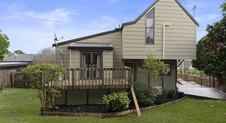  at 6 Photinia Place, Botany Downs, Manukau City, Auckland