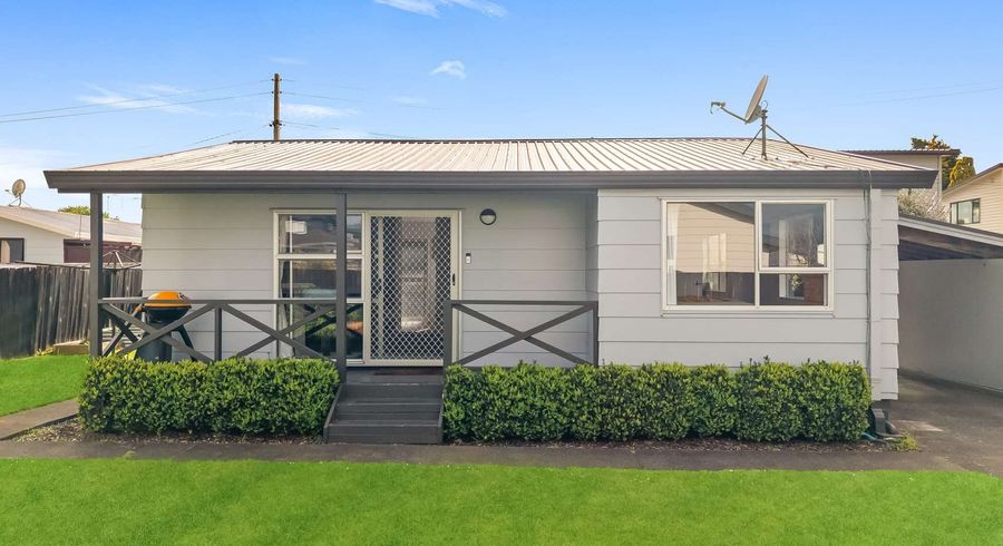  at 2/6 Short Street, Papakura, Papakura, Auckland