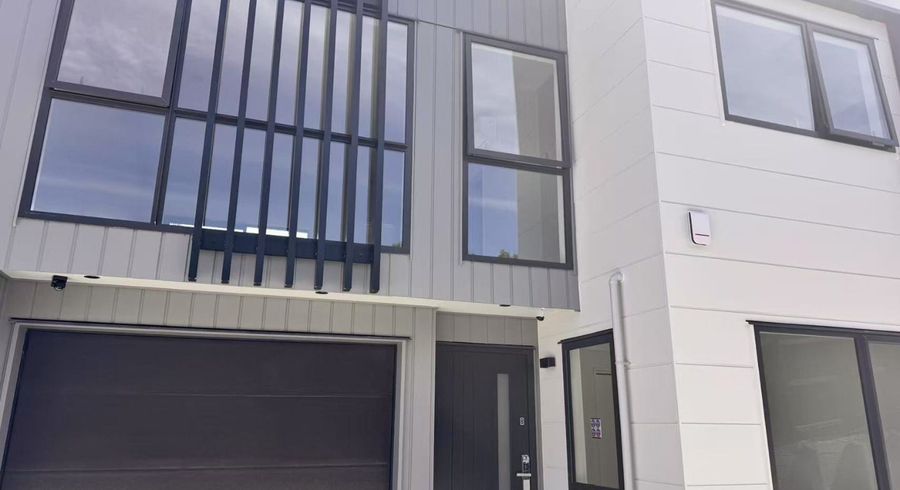  at 24D Gladys Ave, Glenfield, North Shore City, Auckland