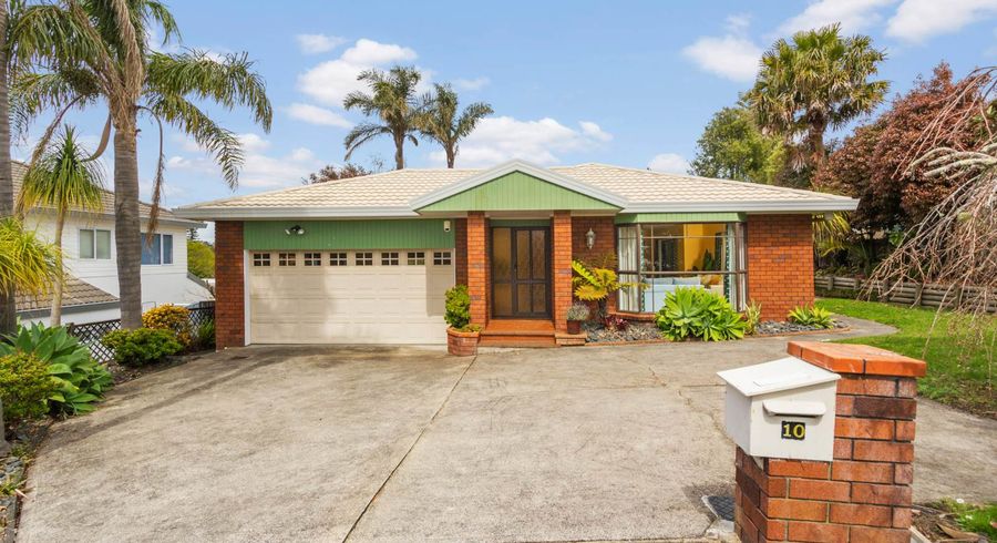  at 10 Hoya Court, Henderson, Auckland