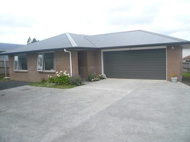  at 39C Woodside Road, Massey, Waitakere City, Auckland