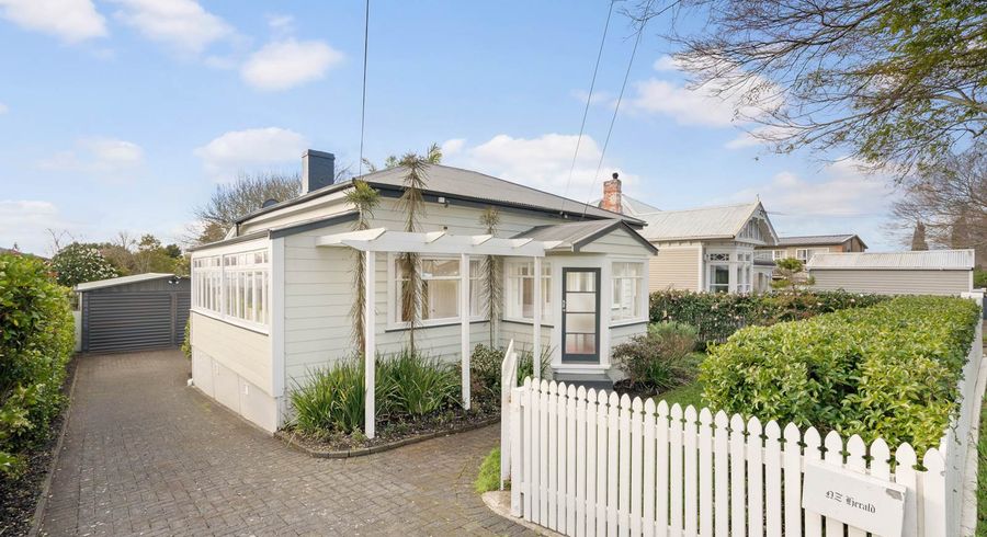  at 44 Avenue Road, Otahuhu, Auckland