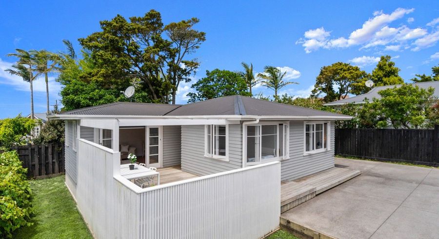  at 16A Fairfax Avenue, Northcote, Auckland