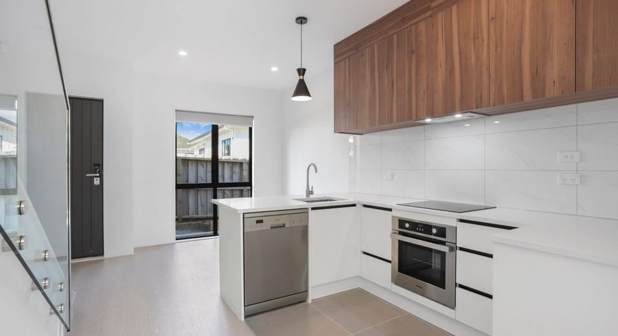  at 5/8 Rosier Road, Glen Eden, Waitakere City, Auckland