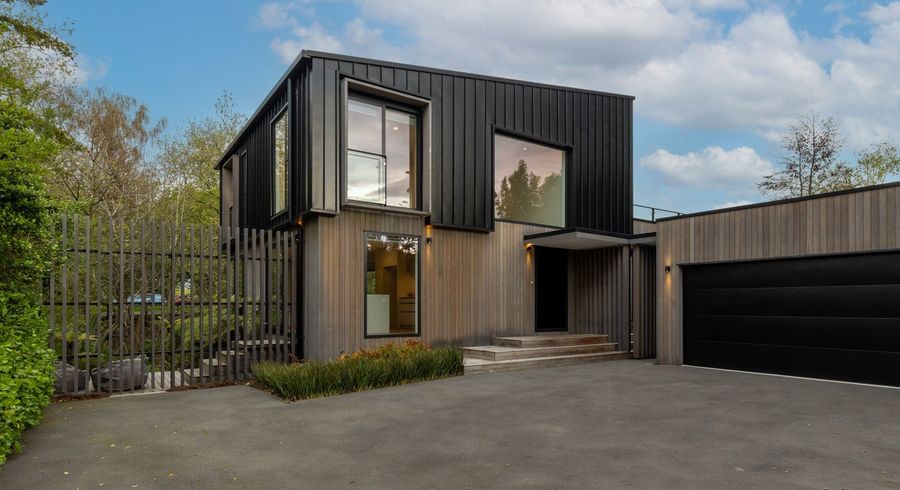  at 7 Wood Lane, Fendalton, Christchurch