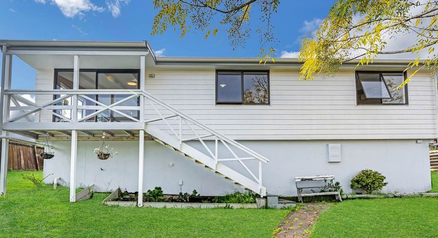  at 1/9 Thistledew Place, Bayview, Auckland