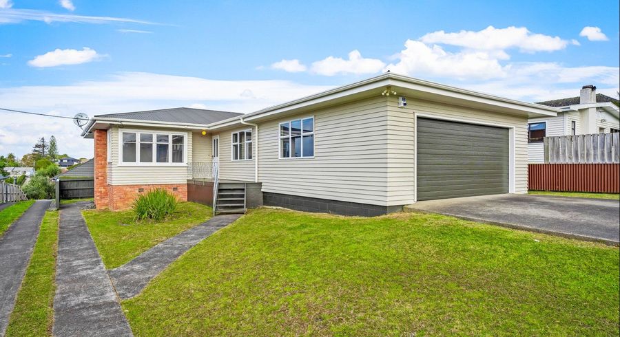  at 35 Eastglen Road, Glen Eden, Auckland