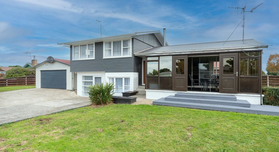  at 65 Deanwell Avenue, Melville, Hamilton