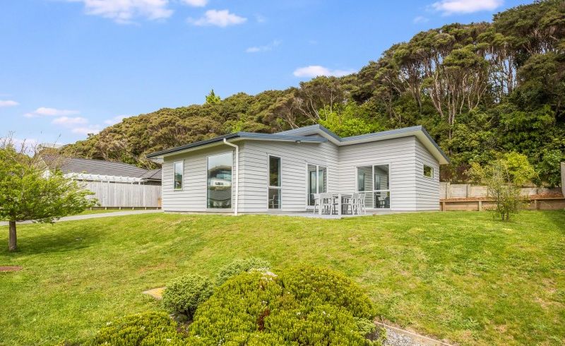  at 13 Banks Boulevard, Whitby, Porirua