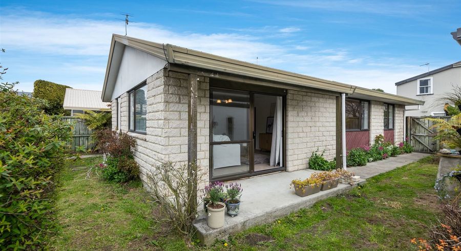  at 2/260 Lincoln Road, Addington, Christchurch