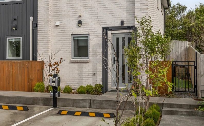  at 4/24 Kelwyn Road, Kelston, Waitakere City, Auckland