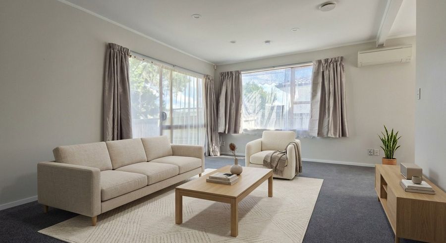  at 15 Desmond Place, Clover Park, Manukau City, Auckland