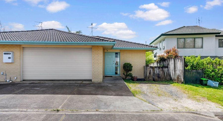  at 2/7 Marbeth Court, Botany Downs, Manukau City, Auckland