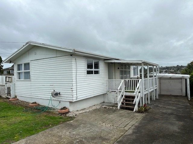  at 33 Lincoln Park Ave, Massey, Waitakere City, Auckland