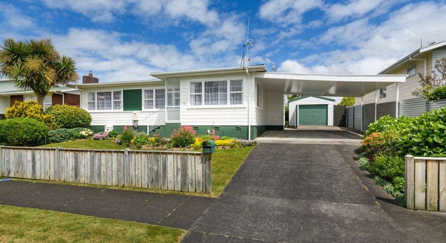 at 12 Dewe Avenue, Feilding, Feilding