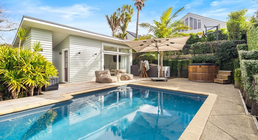 at 22 Seacombe Road, Point Chevalier, Auckland City, Auckland
