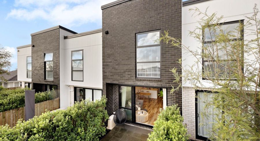  at 4 Tokai Place, Glen Eden, Waitakere City, Auckland