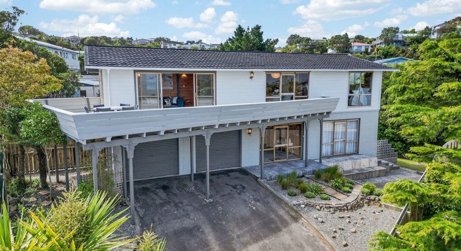  at 14 Laburnum Grove, Maungaraki, Lower Hutt, Wellington