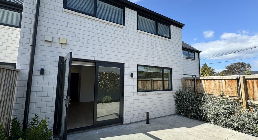  at 2/17 Hornbrook Street, Waltham, Christchurch City, Canterbury