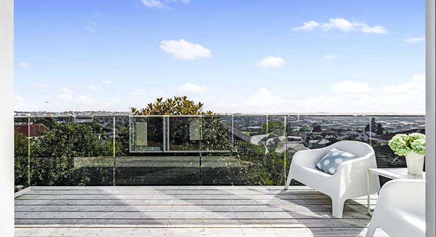  at 126E Coronation Road, Hillcrest, Auckland