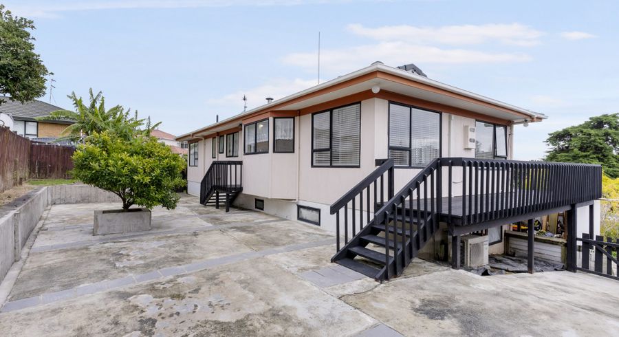  at 11 Melia Grove, Goodwood Heights, Manukau City, Auckland